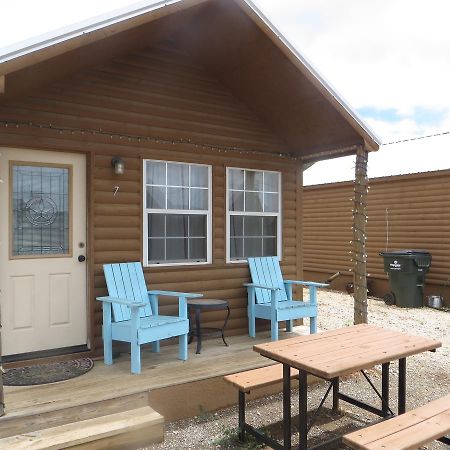 All Tucked Inn Cabins Stockdale Exterior photo