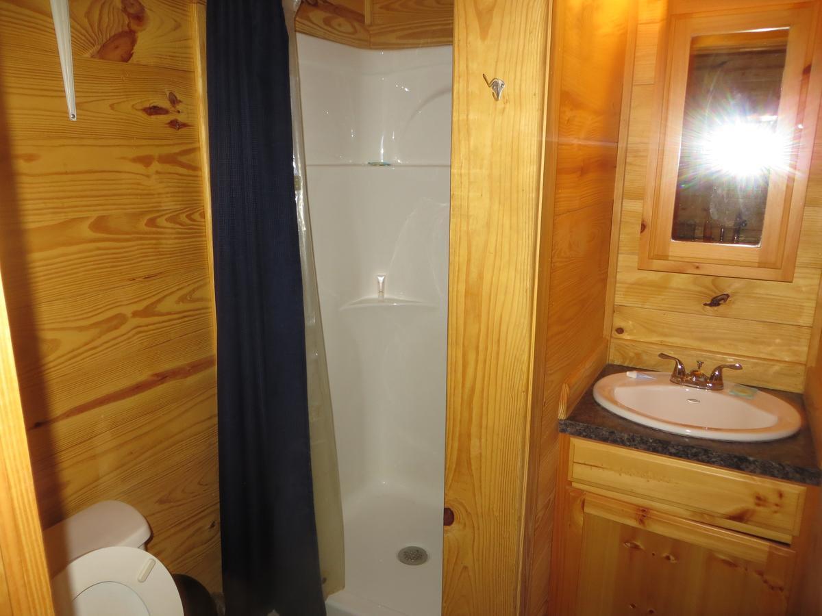 All Tucked Inn Cabins Stockdale Exterior photo
