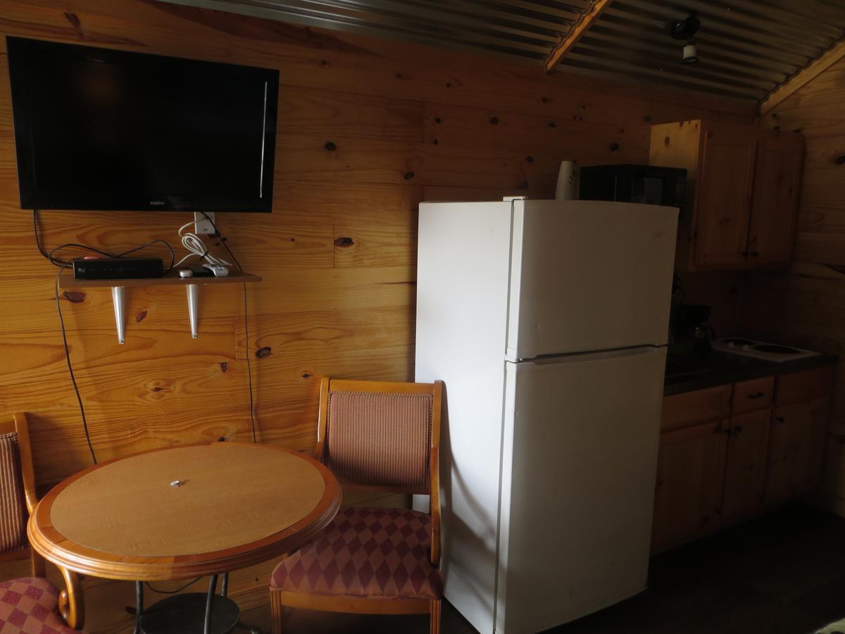 All Tucked Inn Cabins Stockdale Exterior photo